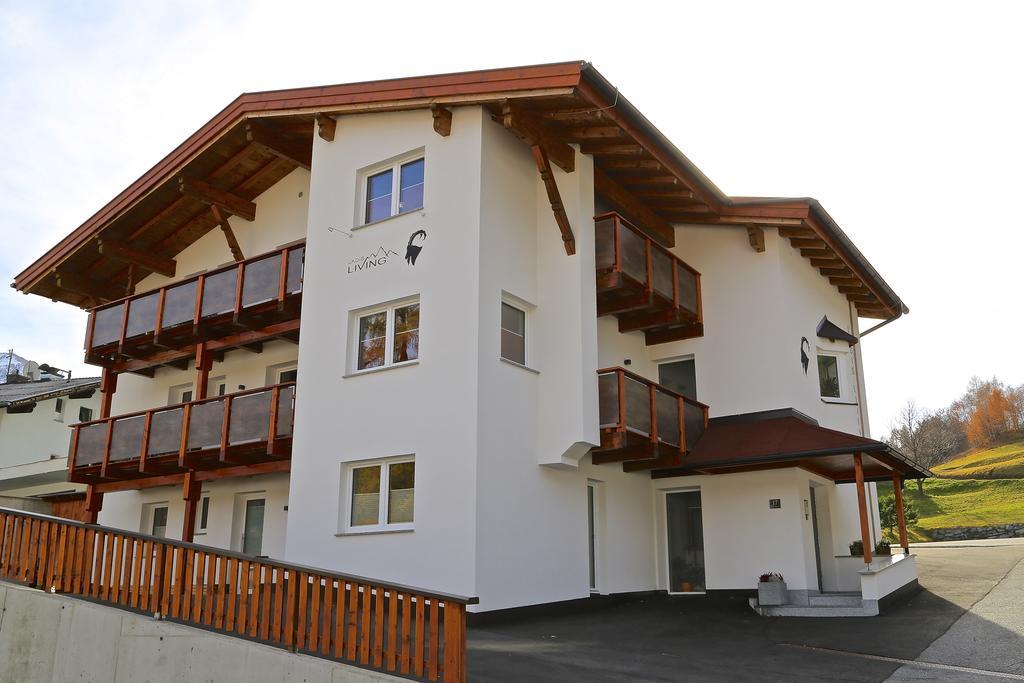 Ladis Living Apartment Exterior photo